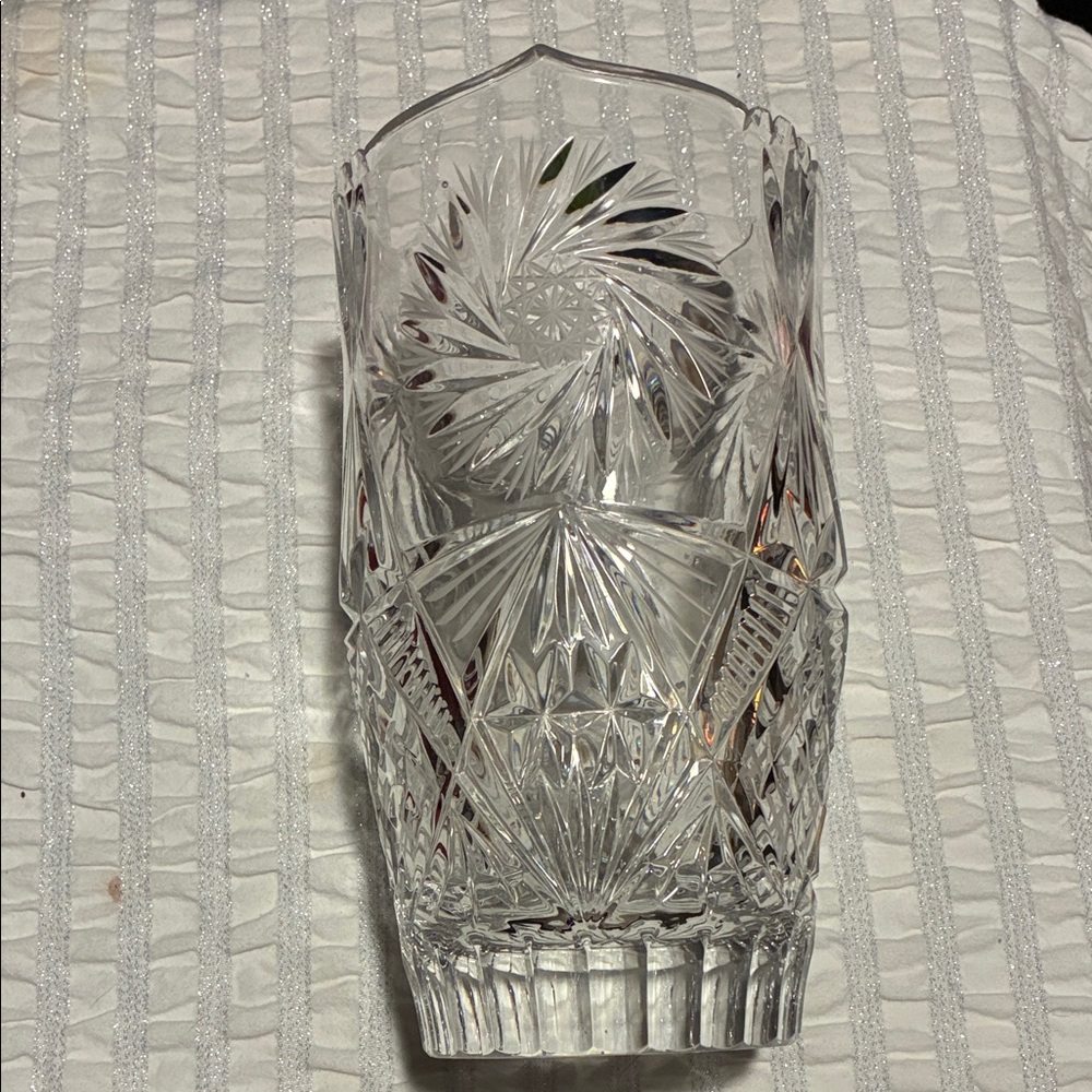 Large Elegant & Stunning Cut Crystal Vase